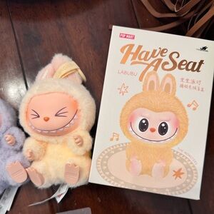 Labubu Pop Mart Have A Seat Sisi